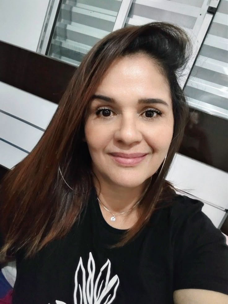 Paula R. · Valencia